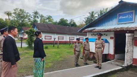 မွန်ပြည်နယ်တရားလွှတ်တော်တရားသူကြီး ဒေါ်ညိုမီစံ အင်းဗြောင်ကုန်ထုတ်စခန်း၊ ရင်းငြိမ်ကုန်ထုတ်စခန်း၊ ဇင်းကျိုက်ကုန်ထုတ်စခန်းနှင့် ပေါင်မြို့မရဲစခန်းတို့အား ကြည့်ရှုစစ်ဆေး